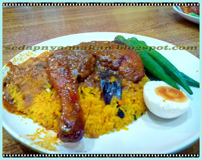Nasi Briyani ayam madu, bendi rebus, telur masin