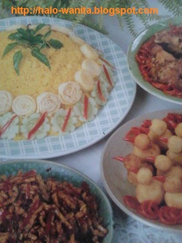 Menu Lengkap Nasi Kuning