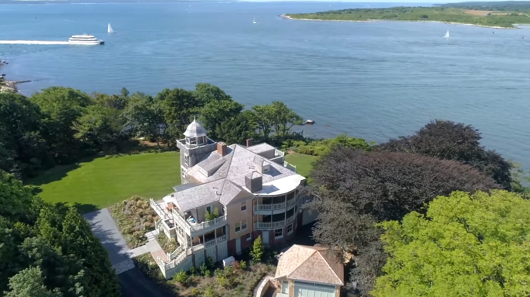 27 Photos vs. 39 Juniper Point Rd, Woods Hole, MA Interior Design Luxury Home Tour