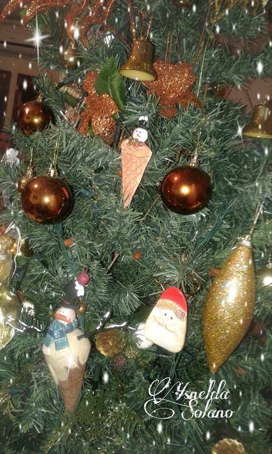 Adornos-para-el-árbol-de-navidad-en-porcelana-fría
