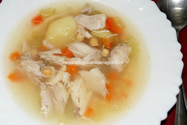 Caldo de pollo casero Caldo de pollo casero