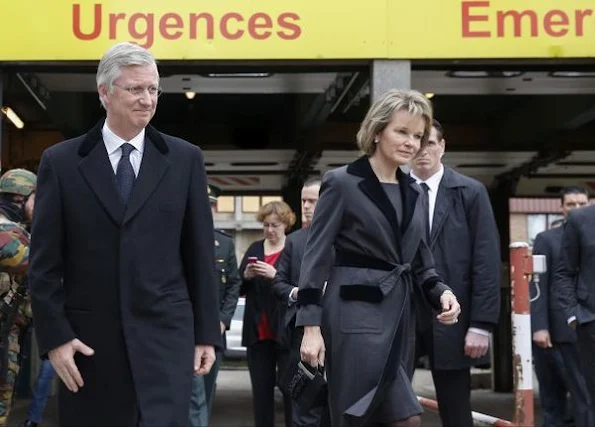 Following the attacks yesterday in Brussels Airport and the Brussels metro , Their Majesties the King and Queen visited Erasmus Hospital in Anderlecht. Also, The Royal Couple visited Brussels Airport in Zaventem