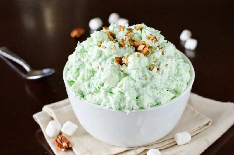 Green Fluff {Pistachio Watergate Salad} | The Kitchen is My Playground