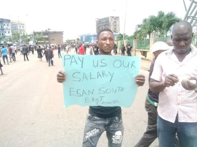 2b Photos: Edo state local government workers stage protest over unpaid salary arrears