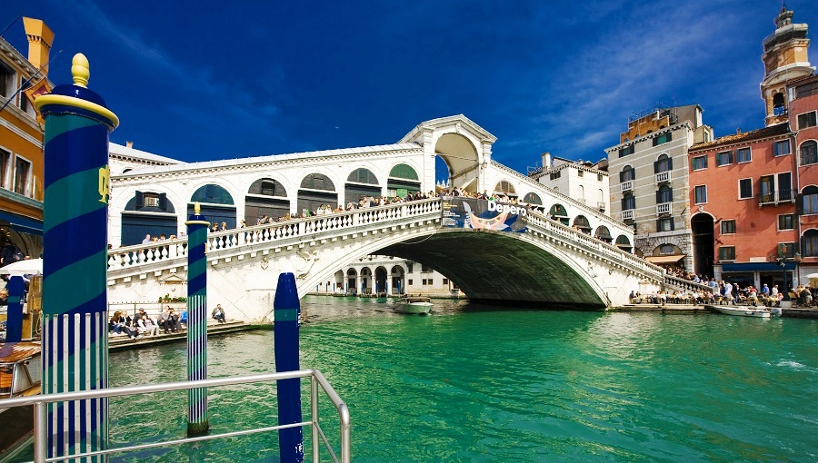 Venice, Italy - The Gorgeous City of Canals and Bridges (The Floating City)