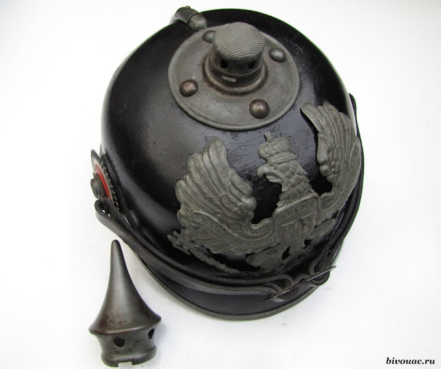 Германский солдатский шлем пикельхельм (picelhelm) или пикельхаубе (pickelhaube) образца 1915 года из вываренной кожи. Немецкие штурмовые группы, Штурмовые группы, Штурмовые группы Первой мировой, Штурмовые части,