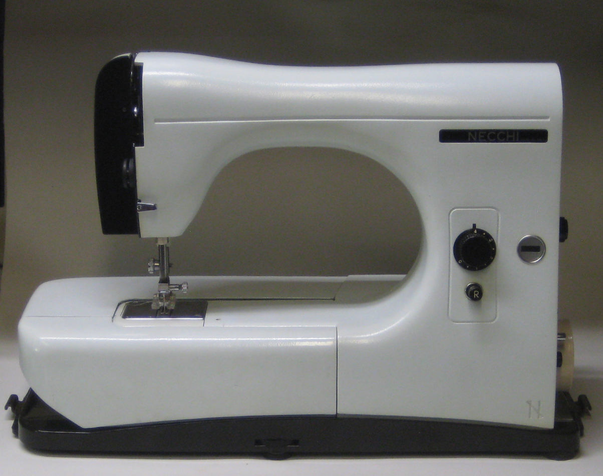 MI Vintage Sewing Machines: Necchi Lydia 544 (1956) (straight stitch