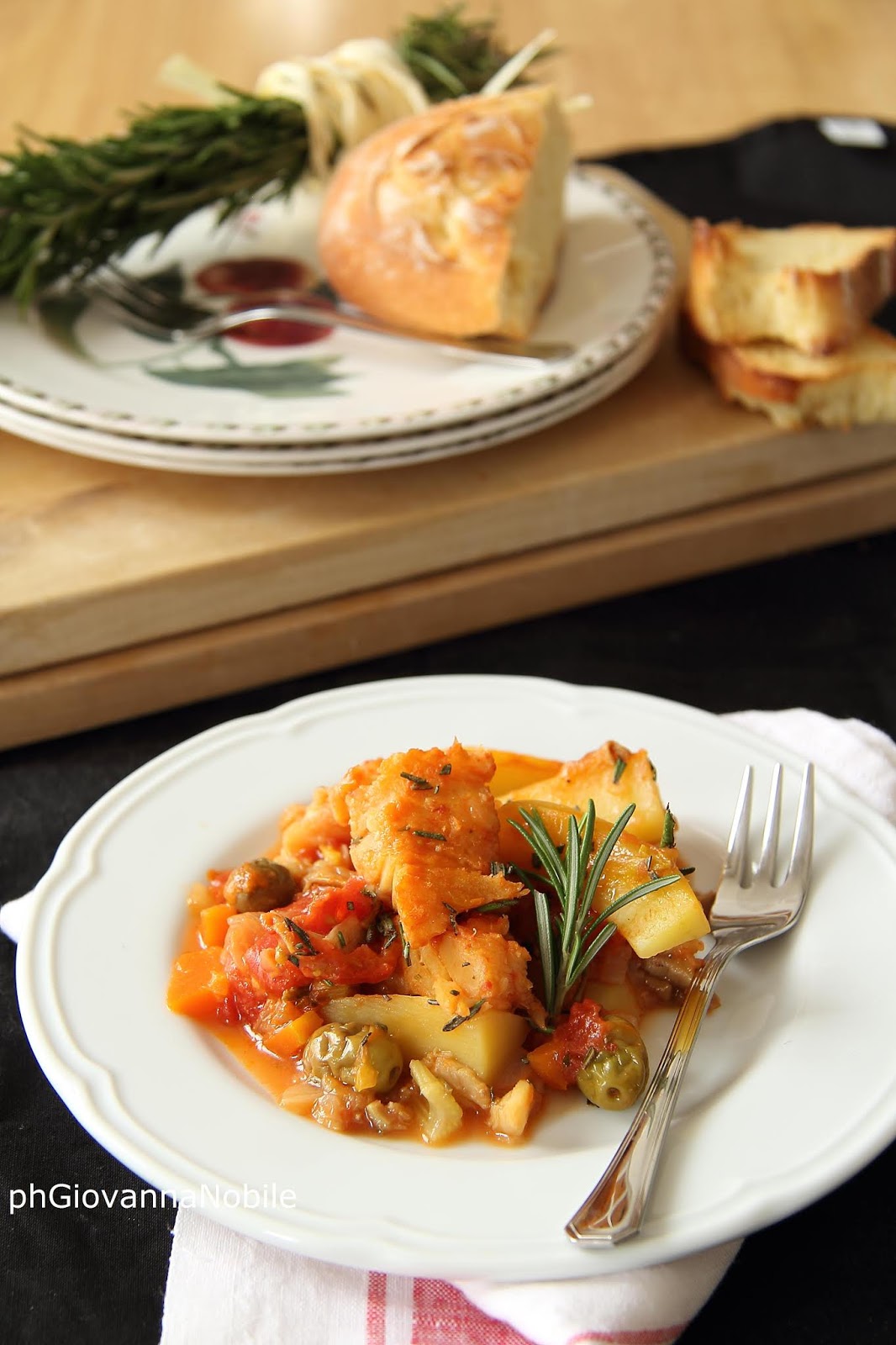 Baccalà in umido con patate, pomodorini e funghi porcini secchi la