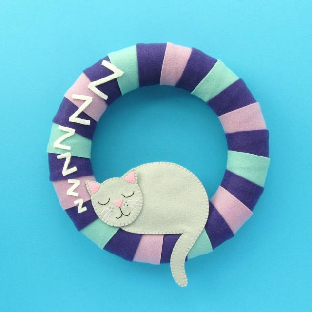 http://bugsandfishes.blogspot.co.uk/2017/10/a-year-of-wreaths-october-cosy-cat-felt.html