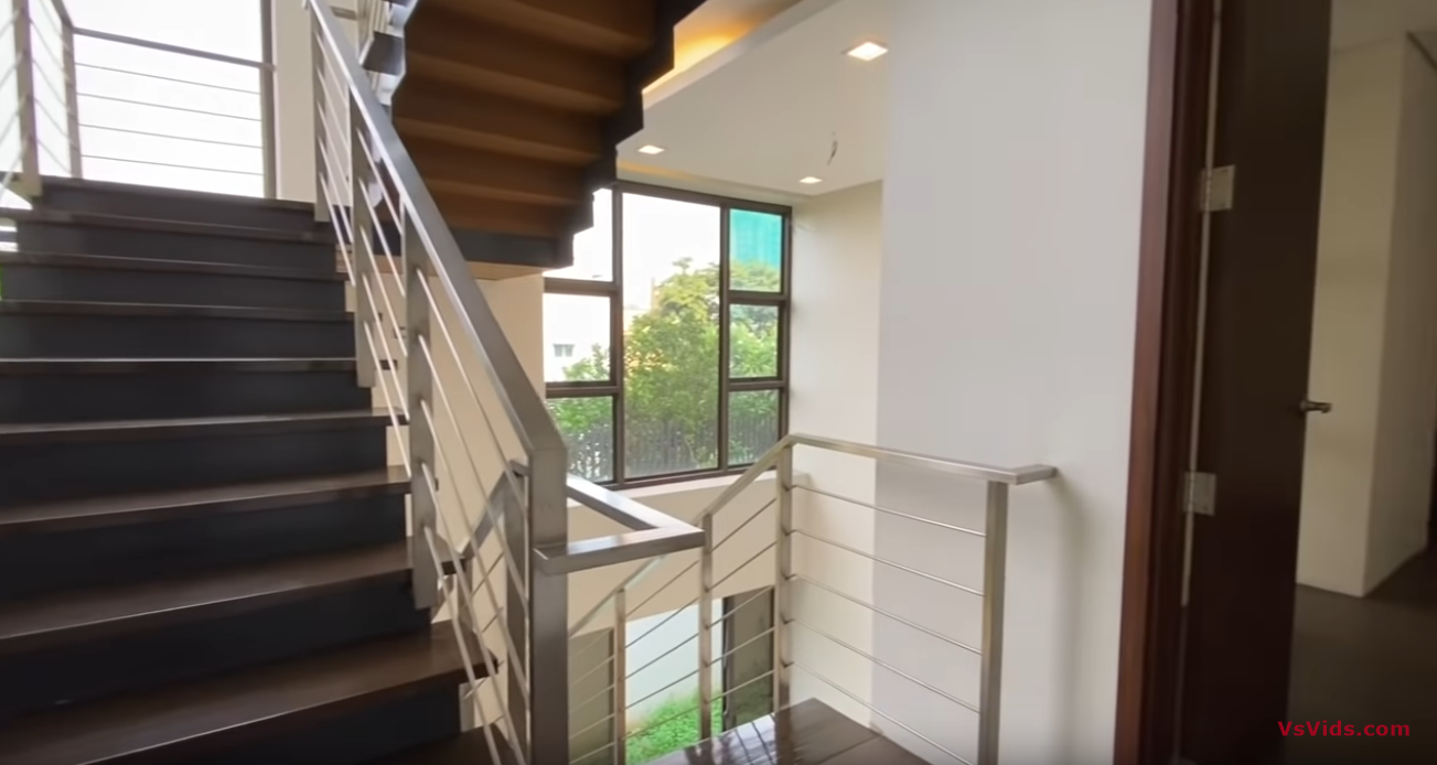 23 Photos vs. Unboxing 29 | Slick and Modern | Discerning Townhouse for Sale in Pasig Kapitolyo Area | Presello - Luxury Home Tour 23 Photos vs. Unboxing 29 | Slick and Modern | Discerning Townhouse for Sale in Pasig Kapitolyo Area | Presello - Luxury Home Tour
