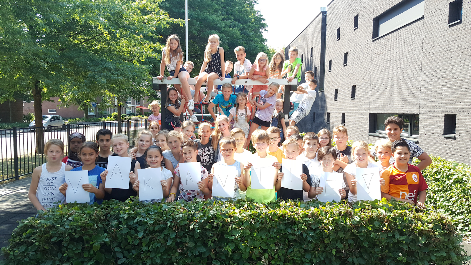 Basisschool De Vijf Eiken Schoolkrant 2 (20172018) Basisschool De Vijf Eiken Schoolkrant 2 (20172018)