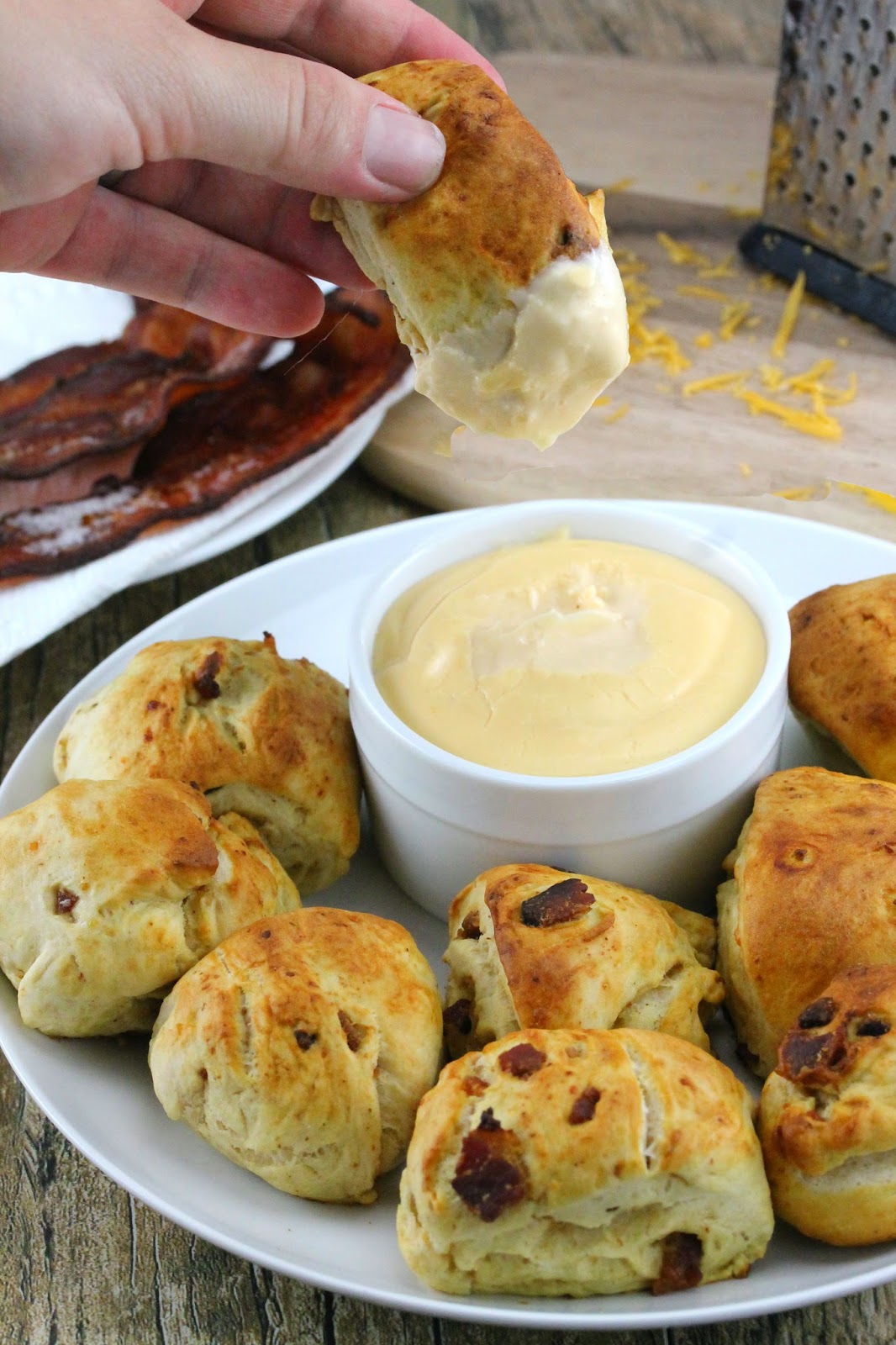 Bacon Cheddar Pretzel Bites with Cheese Dip + Video Recipe Cafe Delites