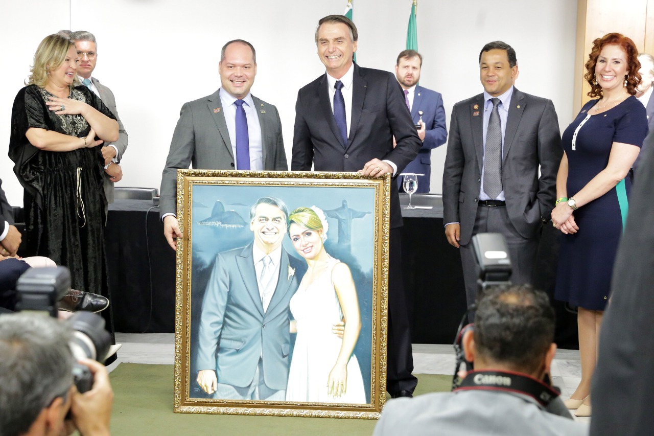 Bolsonaro comemora aniversário da filha Laura com churrasco no Alvorada -  ISTOÉ Independente