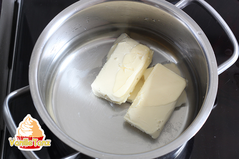 Luftige Brandteig-Käse-Sahne-Torte mit Kirschen - VanilleTanz