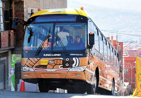 55 buses PumaKatari se ponen en marcha desde hoy en La Paz
