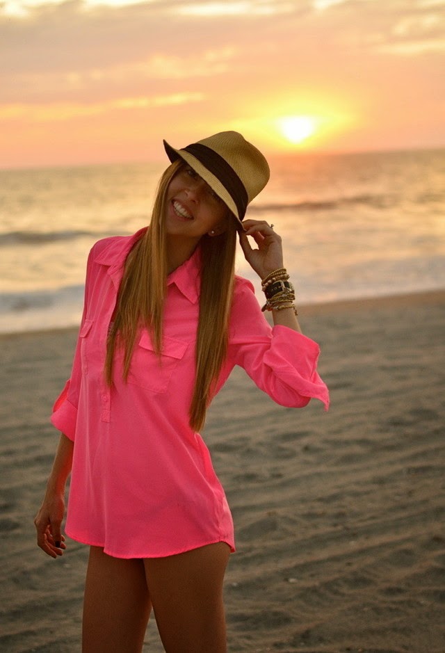 How to Look Stylish at the Beach? GirlBelieve