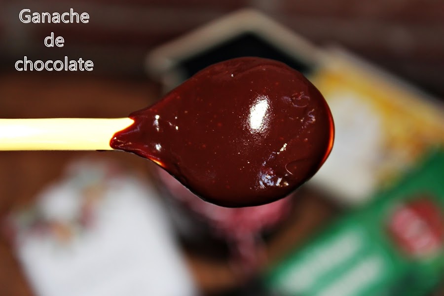 GANACHE DE CHOCOLATE PARA CUBRIR TARTAS DE FONDANT