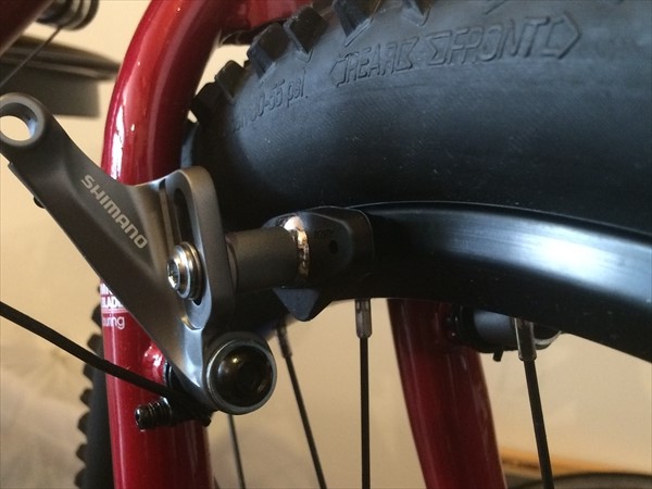 バイクカフェ カイエンドー はまらないタイヤの謎