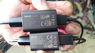 Pengecas baterai Handphone dari Asus
