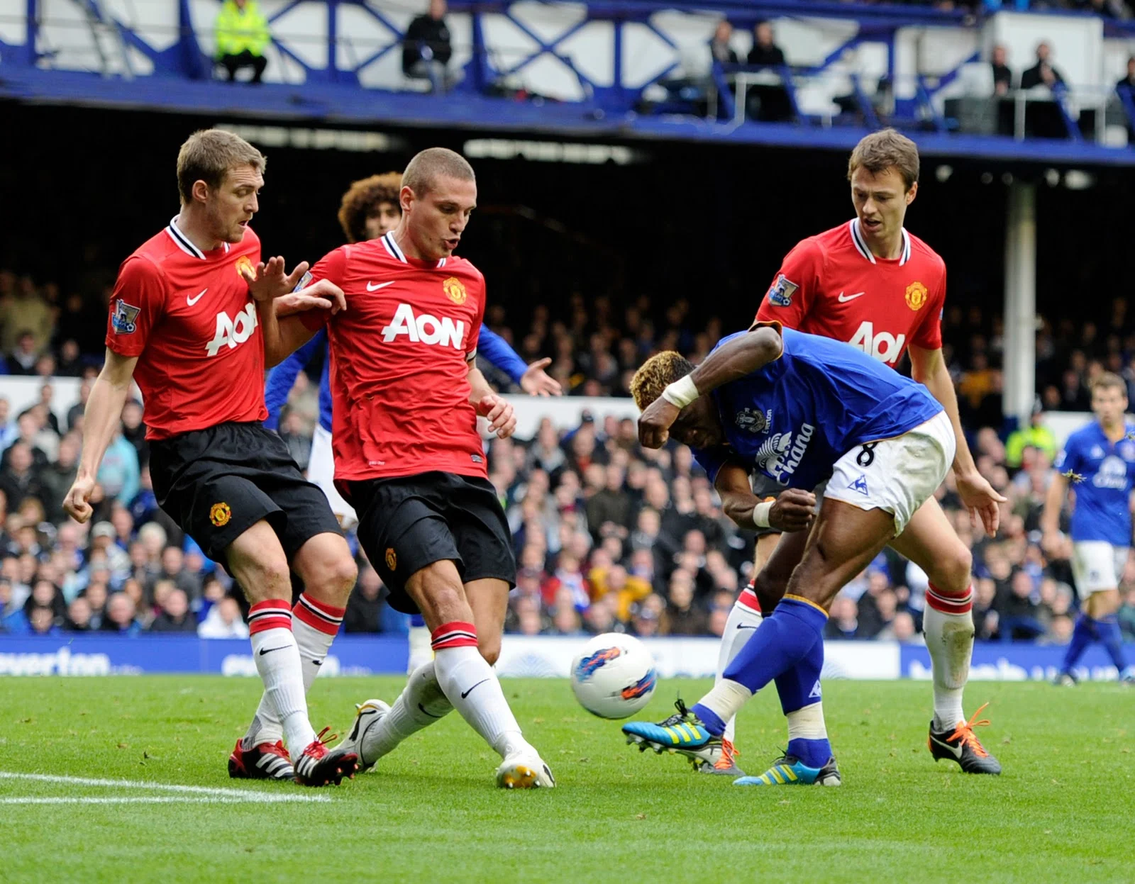 Artistic Manchester United Vindt Nog Geen Gaatje Tegen Everton Design for Mobile