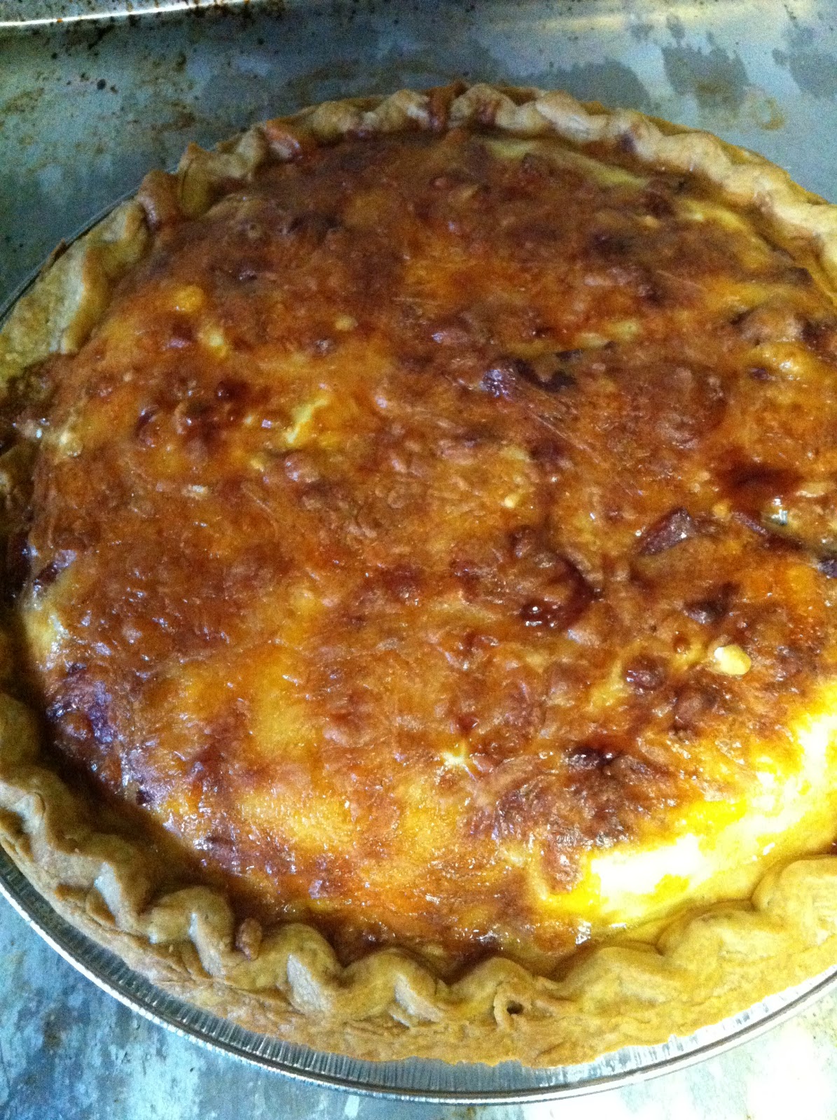 Serves4 Cheesy Bacon & Sausage Breakfast Quiche