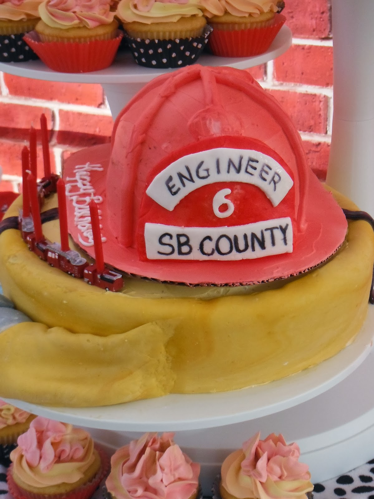 Cakes and Other Creations!: Fire Helmet Cake and Fire Cupcakes