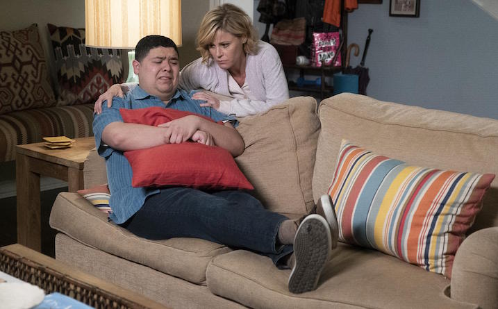 Modern Family - Episode 10.22 - A Year of Birthdays (Season Finale) - Promotional Photos + Press Release