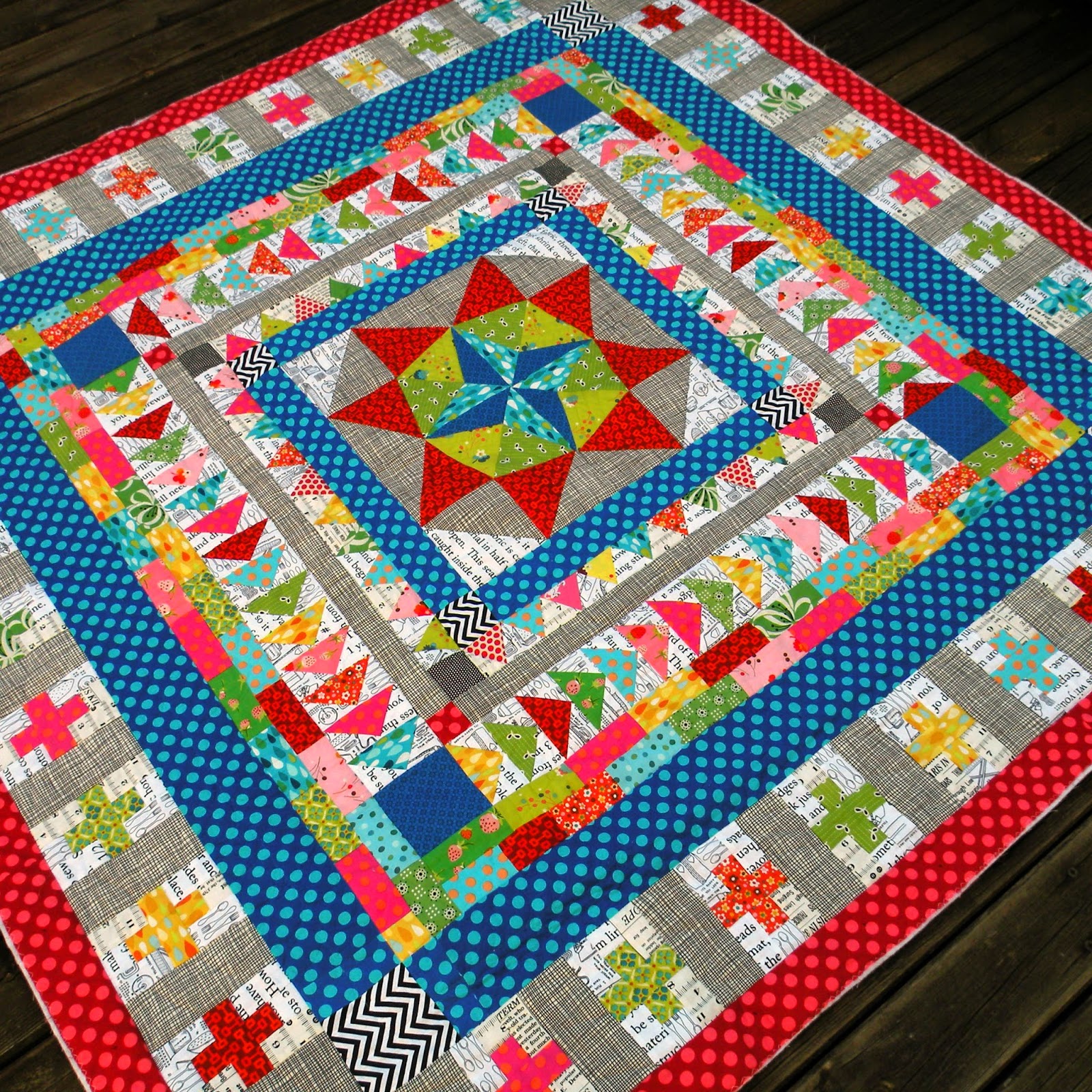 Quiltycat Medallion quilt done