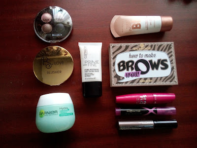 A simple makeup look to wear every day A simple makeup look to wear every day
