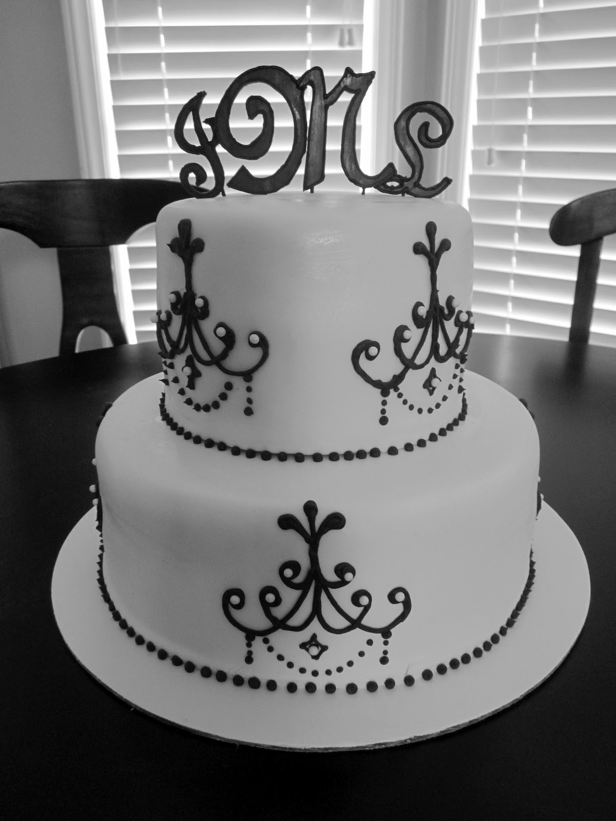 Darlin' Designs Chandelier Cake