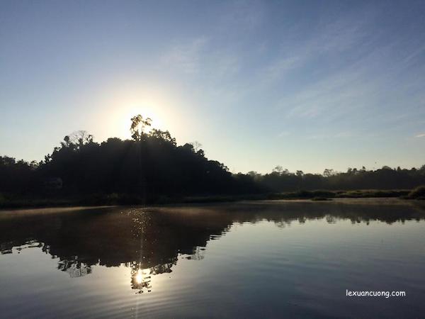 Buổi sáng ở Bàu Sấu tại Rừng Nam Cát Tiên, Đồng Nai