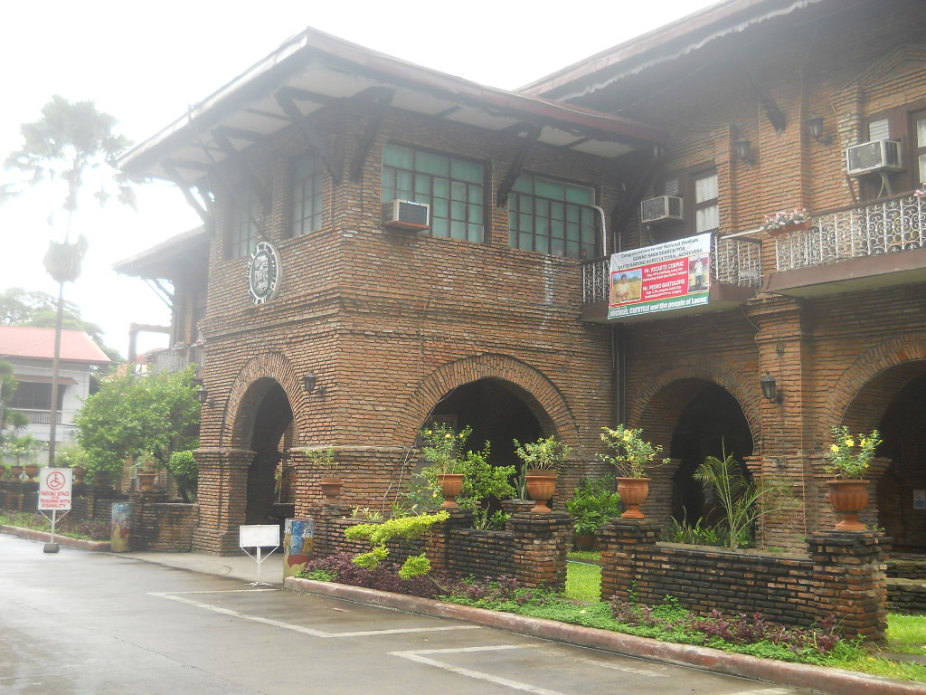 We Put Pictures Into Reality Captivating Laoag Strolling Time Laoag City Capitol Area