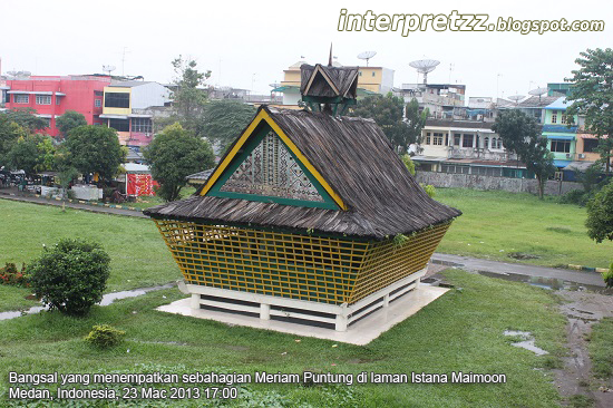 Gambar Bangsal Meriam Puntung di laman Istana Maimoon, Medan, Indonesia