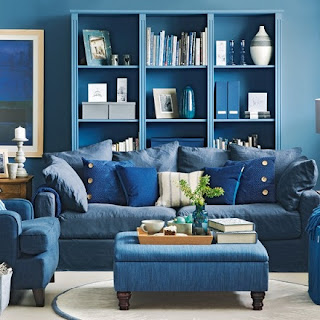 sala decorada con azul