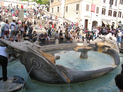 Fontana-della-Barcaccia-Piazza-di-Spagna-Rome-Italy