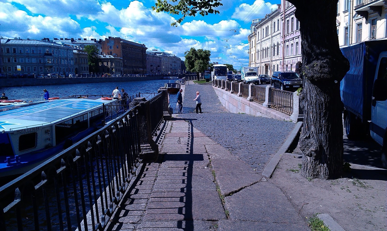 набережная фонтанки спуск к воде в питере. почему вода спб. эрмитажный мост зима. почему вода спб. почему вода спб.