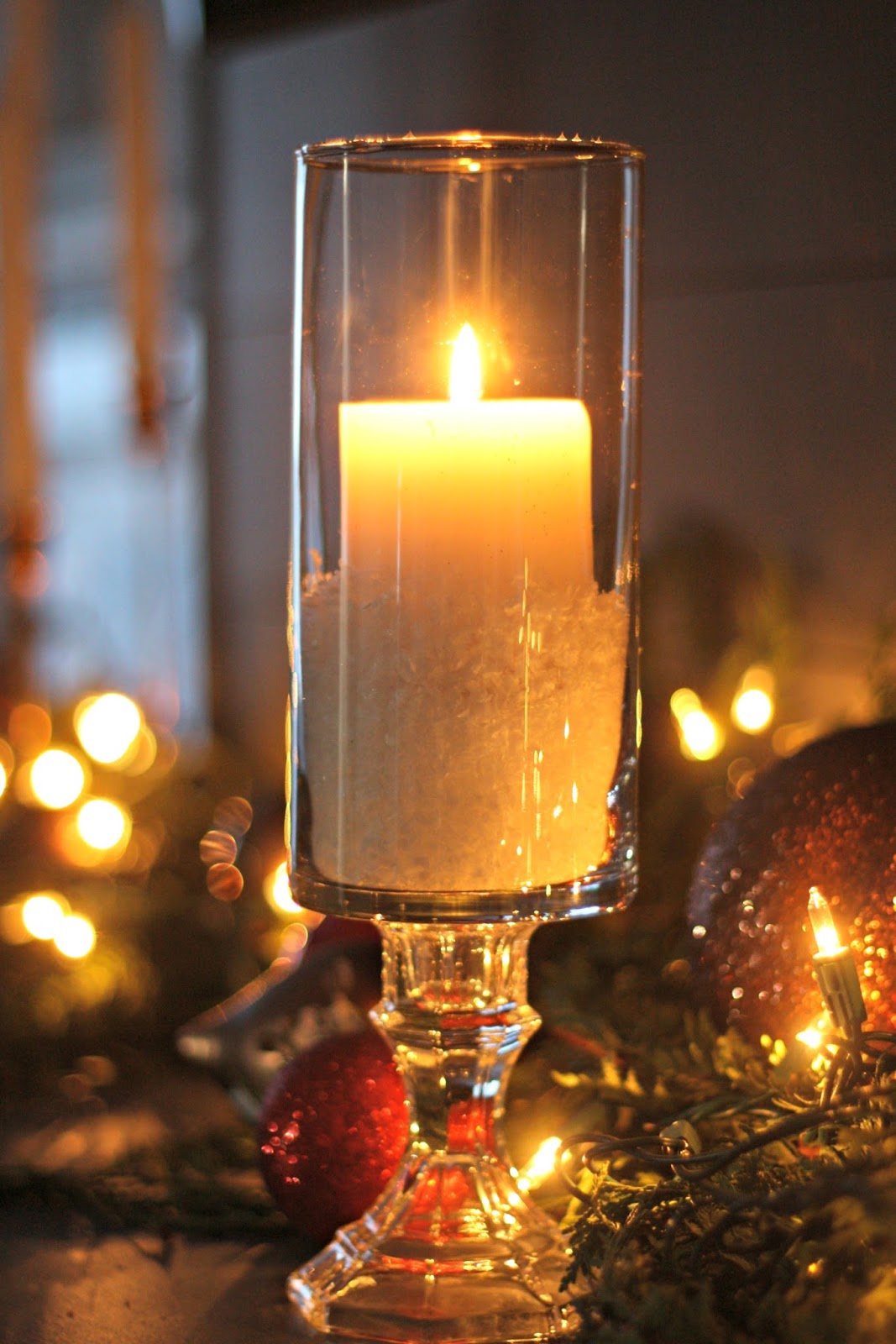 Beautiful DIY Pedestal Candles using Dollar Store Items From Thrifty Beautiful DIY Pedestal Candles using Dollar Store Items From Thrifty