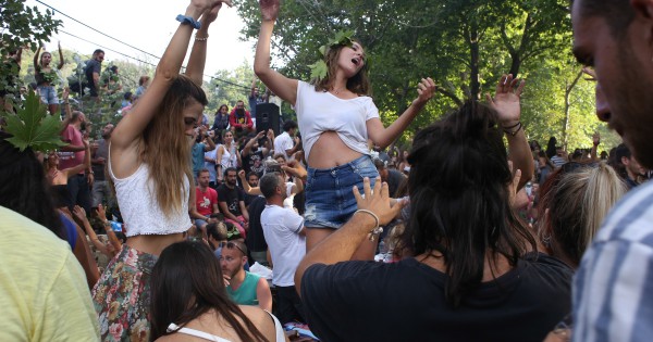 μωρό όργιο μάγκες τυχερός ημέρα πορνό