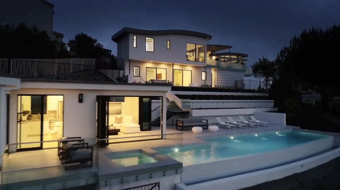 31 Photos vs. 2570 Park Ave - Luxury Home & Interior Design Video Tour 31 Photos vs. 2570 Park Ave - Luxury Home & Interior Design Video Tour