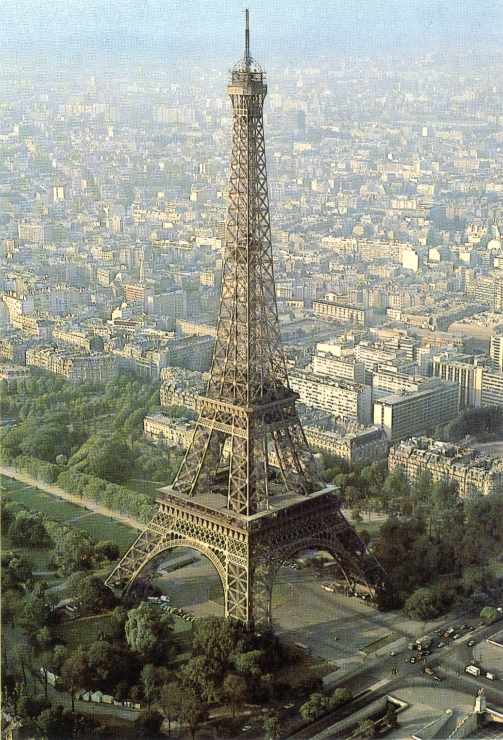 Высота эльфовой башни в париже в метрах. Высота эльфовой башни в париже в метрах. Высота эйфелевой башни в метрах в париже. Высота эльфовой башни в париже. Эйфелева башня в париже высота.