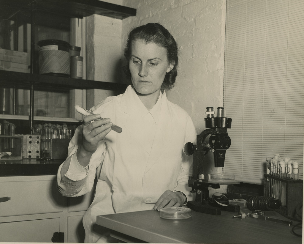 Women in Science 51 Historical Vintage Pictures of American Female