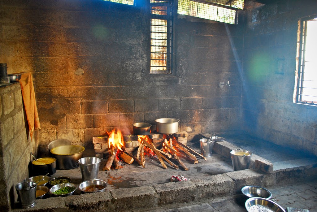 cute cats: Indian vintage kitchens