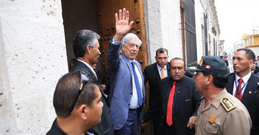 Biblioteca completa de Vargas Llosa llegará a Arequipa en próximos cumpleaños del Nobel Biblioteca completa de Vargas Llosa llegará a Arequipa en próximos cumpleaños del Nobel