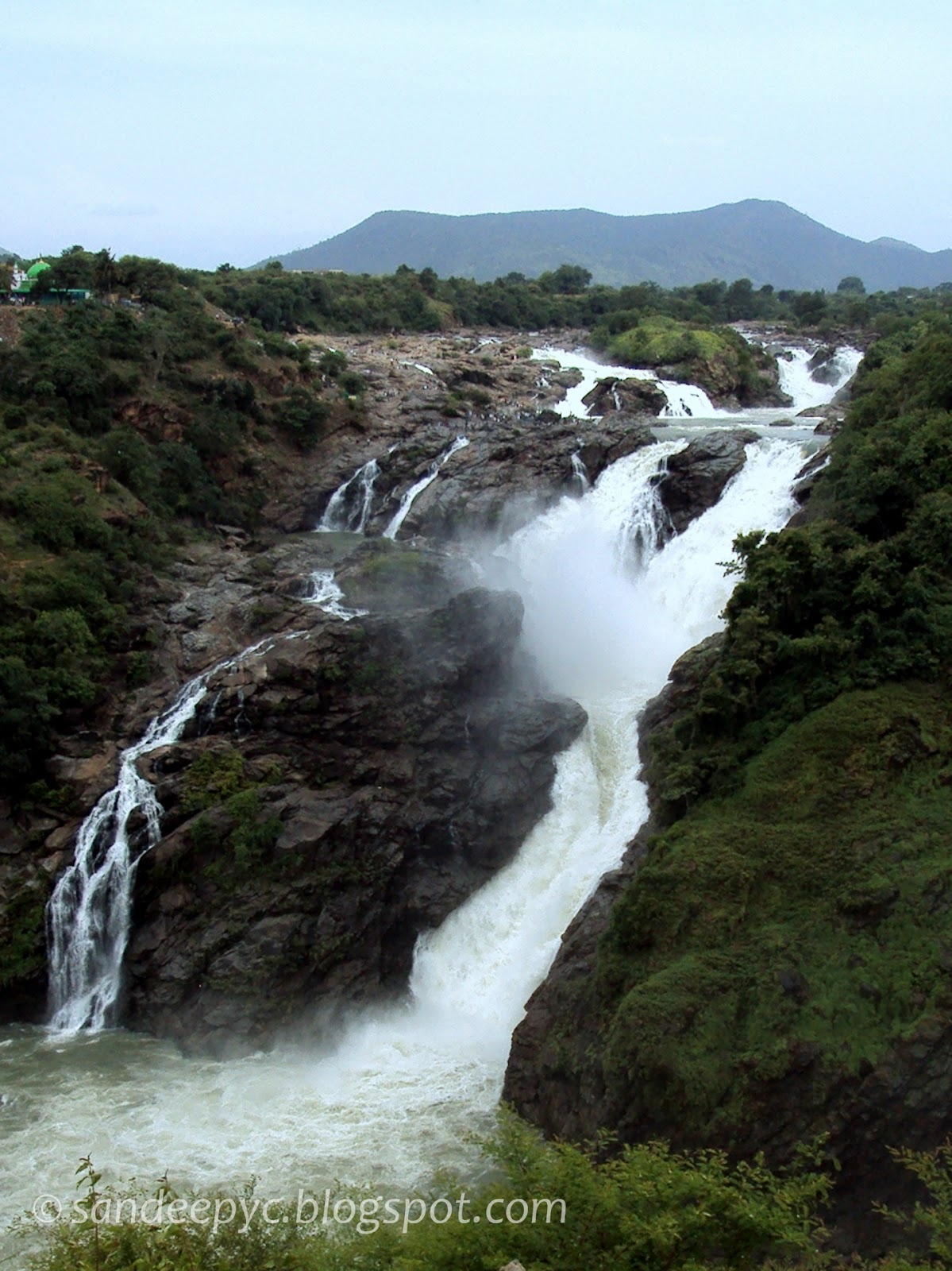 The left section of Gaganachukki falls