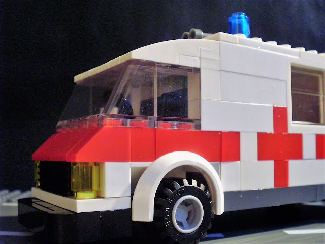 MOC LEGO Ambulância