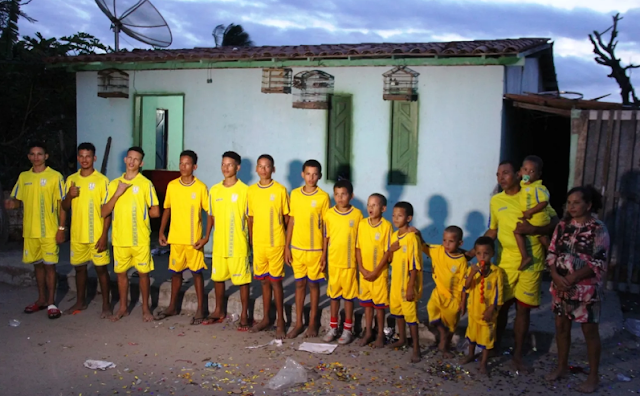 Na Bahia, casal com 13 filhos com nomes iniciados com a letra 'R', em tributo a ex-jogadores, espera 14º menino e quer 'manter tradição'