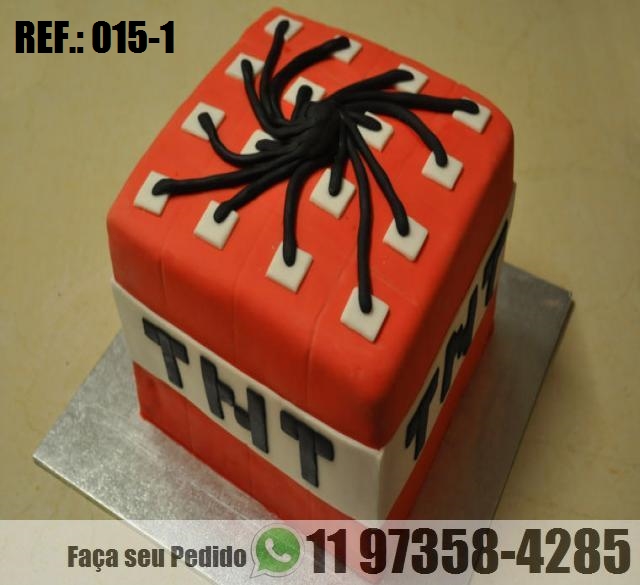 Bolo de Leite Ninho: Bolo Minecraft quadrado com TNT de Leite Ninho