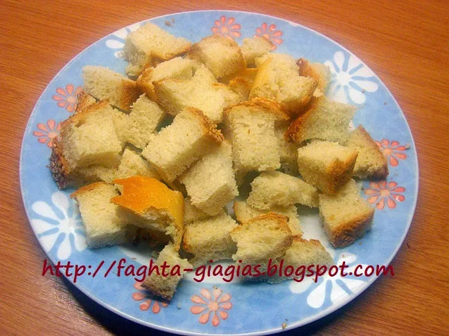 Τα φαγητά της γιαγιάς - Φιδές (μαλλιά αγγέλου) σούπα με τηγανιτό ψωμί