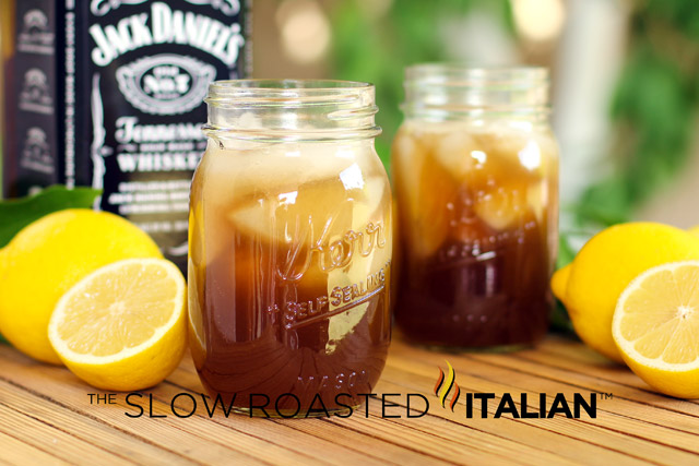 Jack Daniels Sweet Tea two whiskey cocktails in mason jars