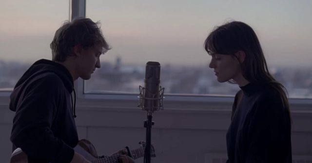 Clip du soir Flash in the Pan Aliocha feat Charlotte Cardin. Clip du soir Flash in the Pan Aliocha feat Charlotte Cardin.